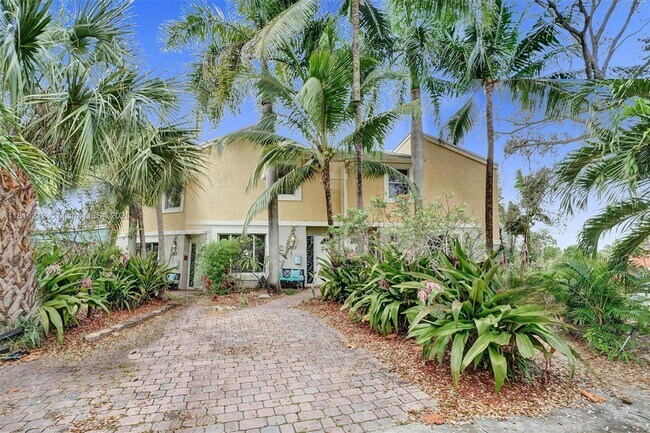 307 SW 11th Ct in Fort Lauderdale, FL - Building Photo - Building Photo