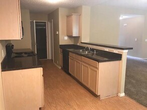 220 Pinecrest Dr in Seagoville, TX - Building Photo - Building Photo