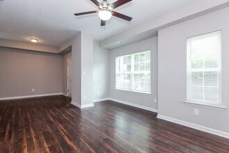 7332 Icon Way in Charlotte, NC - Foto de edificio - Building Photo