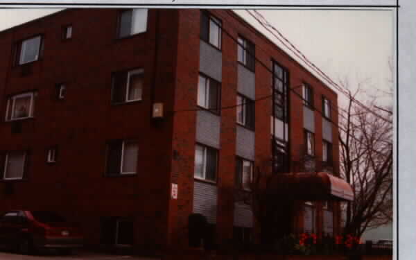 Central Court Condominiums in Everett, MA - Foto de edificio