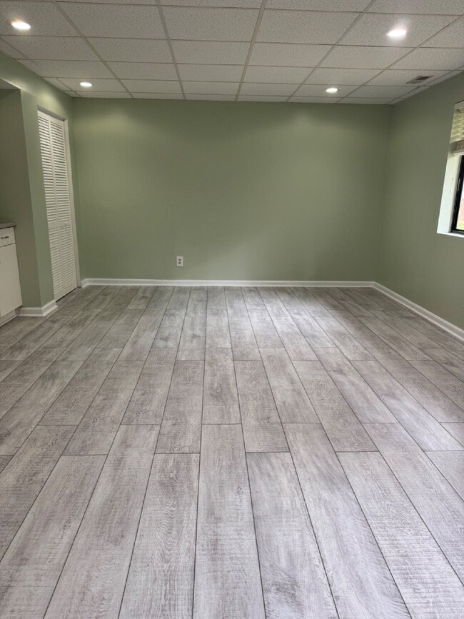 23 Surrey Run Dr in Hendersonville, NC - Building Photo - Building Photo