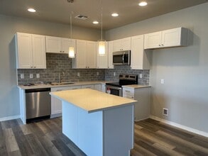 3422 Mulberry Ln in Kingman, AZ - Building Photo - Building Photo