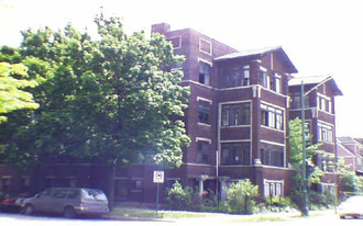 4453-4455 N Ashland Ave Apartamentos