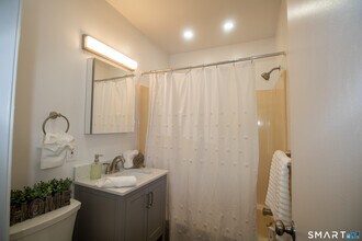 12 Home St in New London, CT - Building Photo - Building Photo