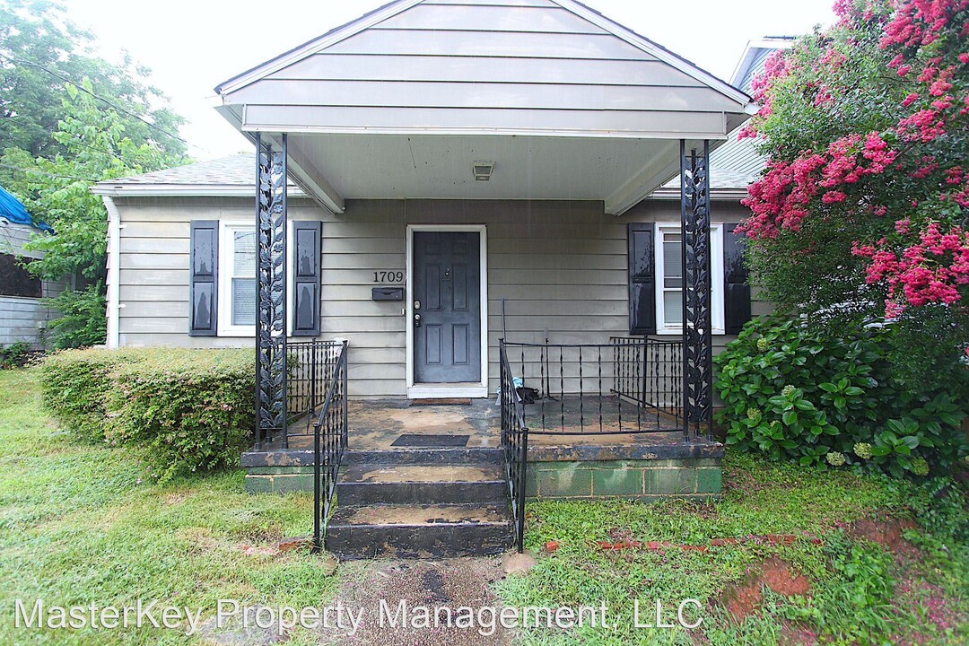 1709 Oakwood Ave Photo