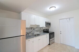 3014 NW 6th St in Pompano Beach, FL - Building Photo - Building Photo