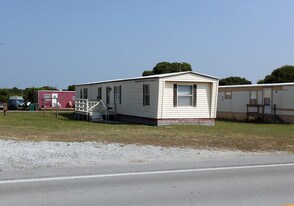703 N New River Dr in Surf City, NC - Building Photo