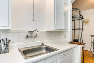 6926 Natural Bridge Rd, Unit 2 in St. Louis, MO - Building Photo - Building Photo