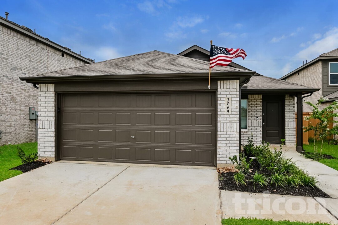 3065 Dawn Sound Dr in Park Row, TX - Building Photo