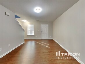 2640 Cider Ridge Rd in Dallas, NC - Foto de edificio - Building Photo