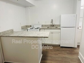 815 Maryland Ave NE in Washington, DC - Building Photo - Building Photo