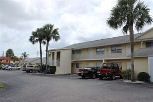 4009 SE 11th Ave in Cape Coral, FL - Building Photo