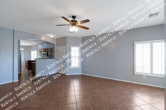 474 E Placita Fanega in Sahuarita, AZ - Building Photo - Building Photo