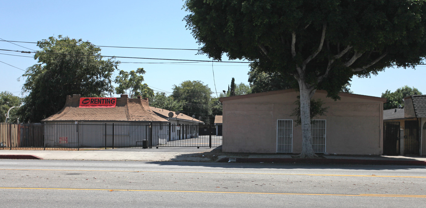 11700 Garvey Ave in El Monte, CA - Foto de edificio