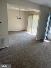 24 Maplewood Ct in West Deptford, NJ - Foto de edificio - Building Photo