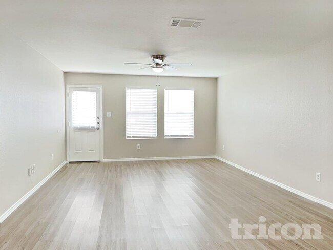 5118 Everett Loop in Converse, TX - Foto de edificio - Building Photo