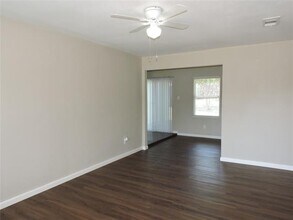 11927 Hoblitzelle Dr in Dallas, TX - Building Photo - Building Photo