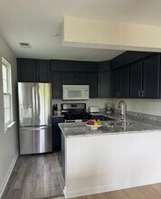 11808 Eton Manor Dr, Unit 203 in Germantown, MD - Foto de edificio - Building Photo
