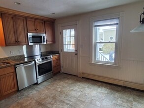 40 Pine St, Unit 1 in Easton, MA - Building Photo - Building Photo