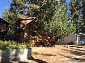 2499 Kubel Ave in South Lake Tahoe, CA - Building Photo