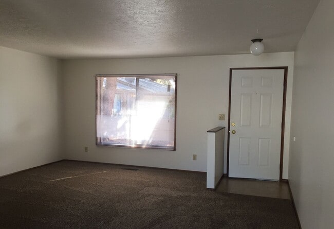property at 1612-1612 Lincoln Way