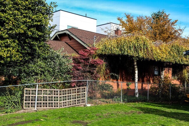 6244 Corson Ave S in Seattle, WA - Building Photo - Building Photo