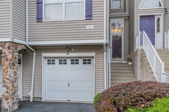 712 Wendover Ct in Randolph, NJ - Building Photo - Building Photo