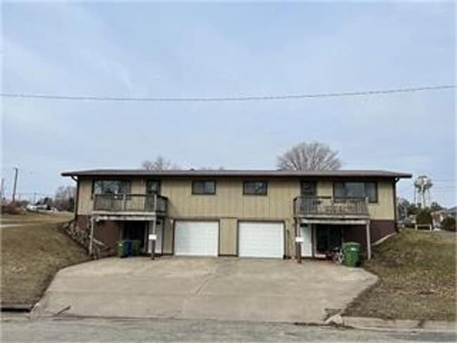 property at 222 9th St SW