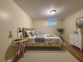 323 Queenston Rd in Niagara-On-The-Lake, ON - Building Photo - Building Photo