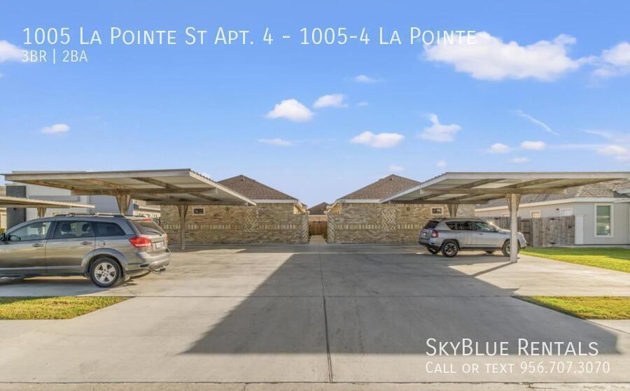 1005 W La Pointe Ave in Alton, TX - Building Photo