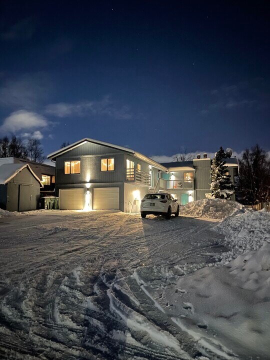 8531 Golden St, Unit Apt 3 in Anchorage, AK - Building Photo