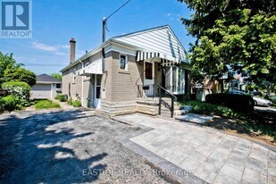 40 Greylawn Crescent in Toronto, ON - Building Photo