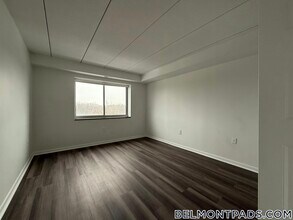 53 Hill Rd, Unit 510 in Belmont, MA - Building Photo - Building Photo