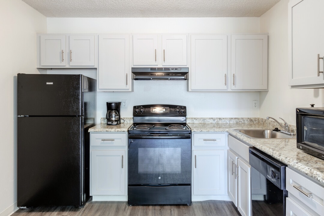 Pines at Southmoor Apartments in Greeley, CO - Building Photo