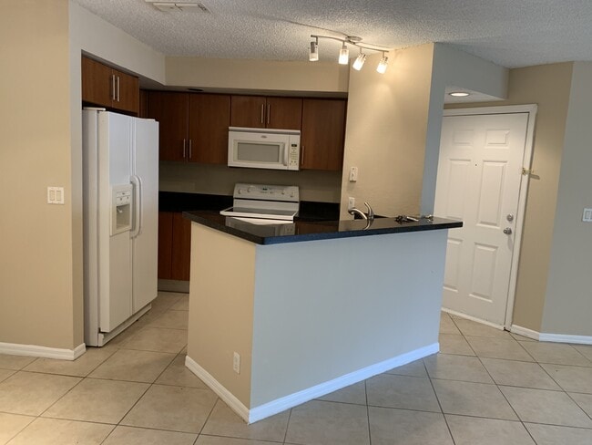 property at 3370 Pinewalk Dr N