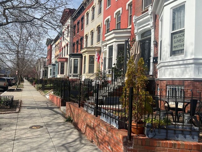 901 R St NW in Washington, DC - Building Photo - Building Photo