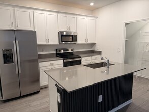 1687 Contentment Lp in Kissimmee, FL - Building Photo - Building Photo