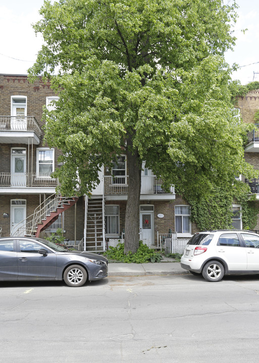 111 3e in Montréal, QC - Building Photo