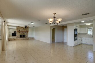 236 N Valley View Dr in Kerrville, TX - Building Photo - Building Photo