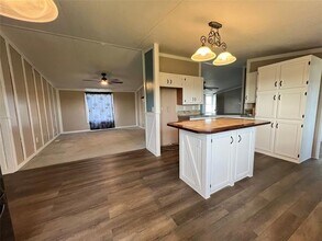 196 Hilltop Trail in Rhome, TX - Building Photo - Building Photo