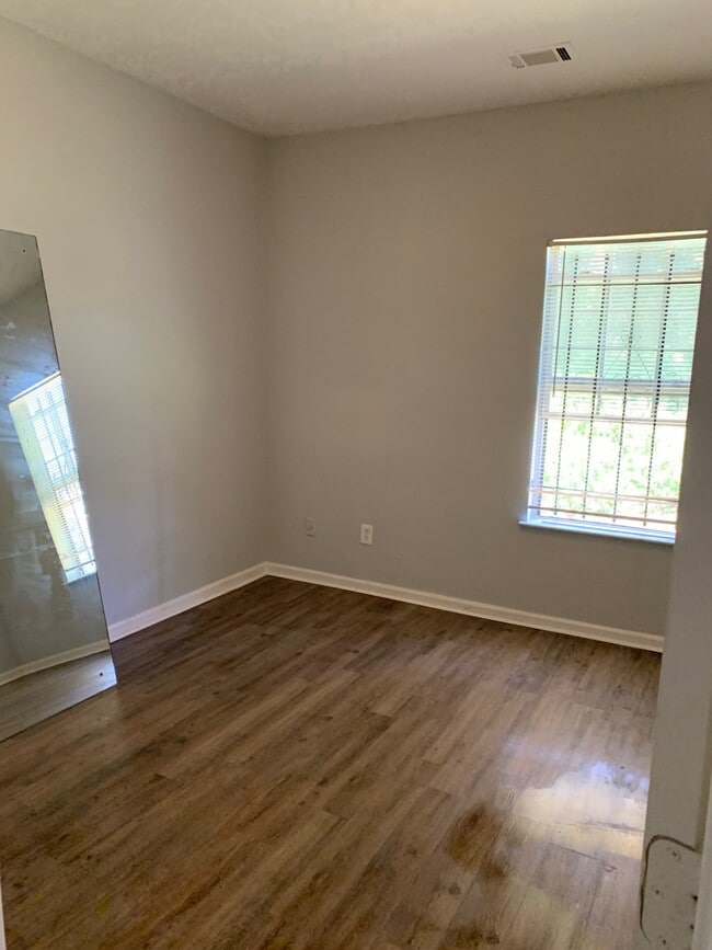 property at 181 Burbank Dr SW