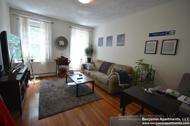 72 Brainerd Rd, Unit 15 in Boston, MA - Building Photo - Building Photo