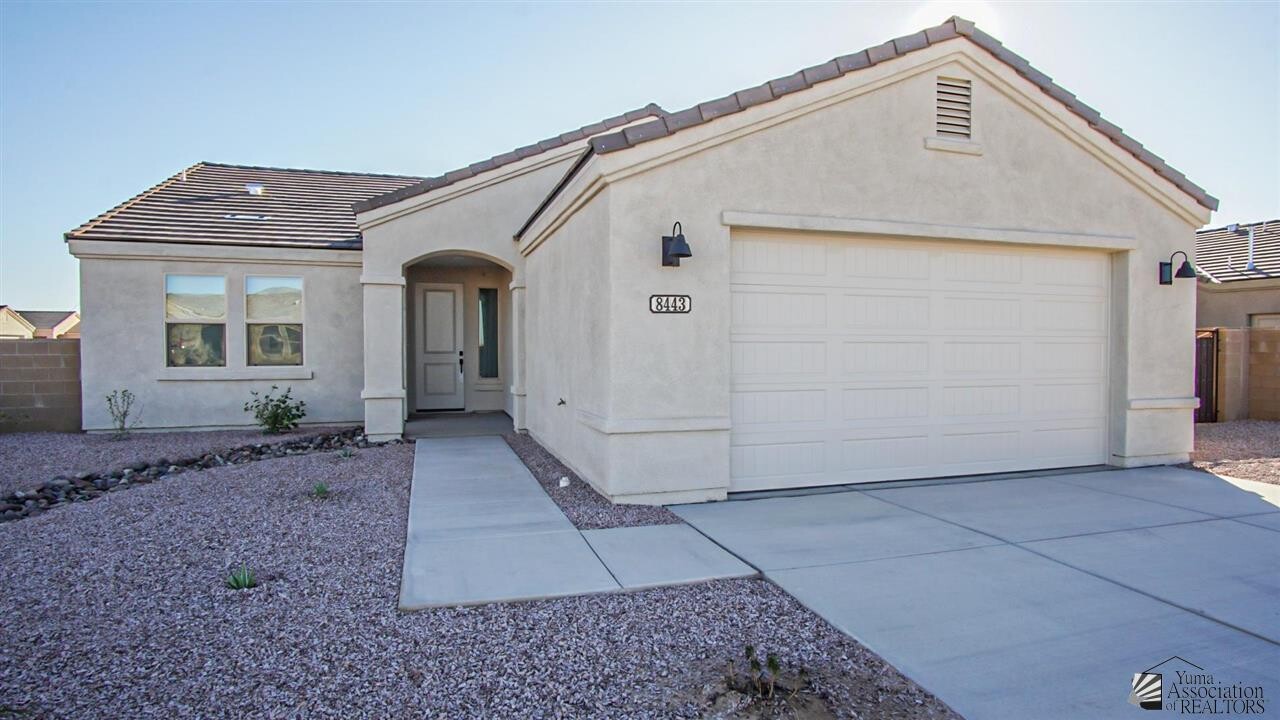 8443 E 34th Pl in Yuma, AZ - Building Photo