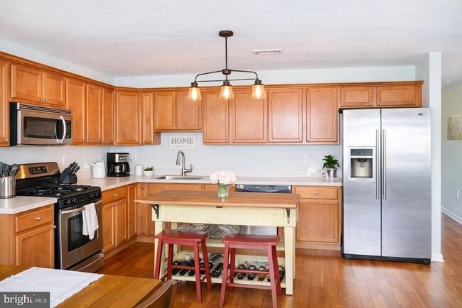 102 Red Bud Ln in Mantua, NJ - Building Photo - Building Photo