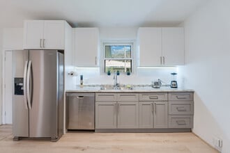 820 SW 26th Rd in Miami, FL - Building Photo - Building Photo