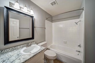 Redding Hilltop Apartments in Redding, CA - Building Photo - Building Photo