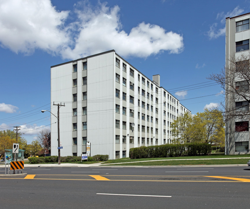 Terrapark Apartments in Toronto, ON - Building Photo