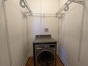 2907 N Mildred, Unit 2910-X2 in Chicago, IL - Building Photo - Building Photo