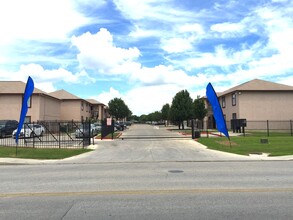 The Palm Tree Apartments in San Antonio, TX - Building Photo - Building Photo