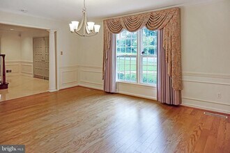 6209 Stoneham Ln in McLean, VA - Building Photo - Building Photo